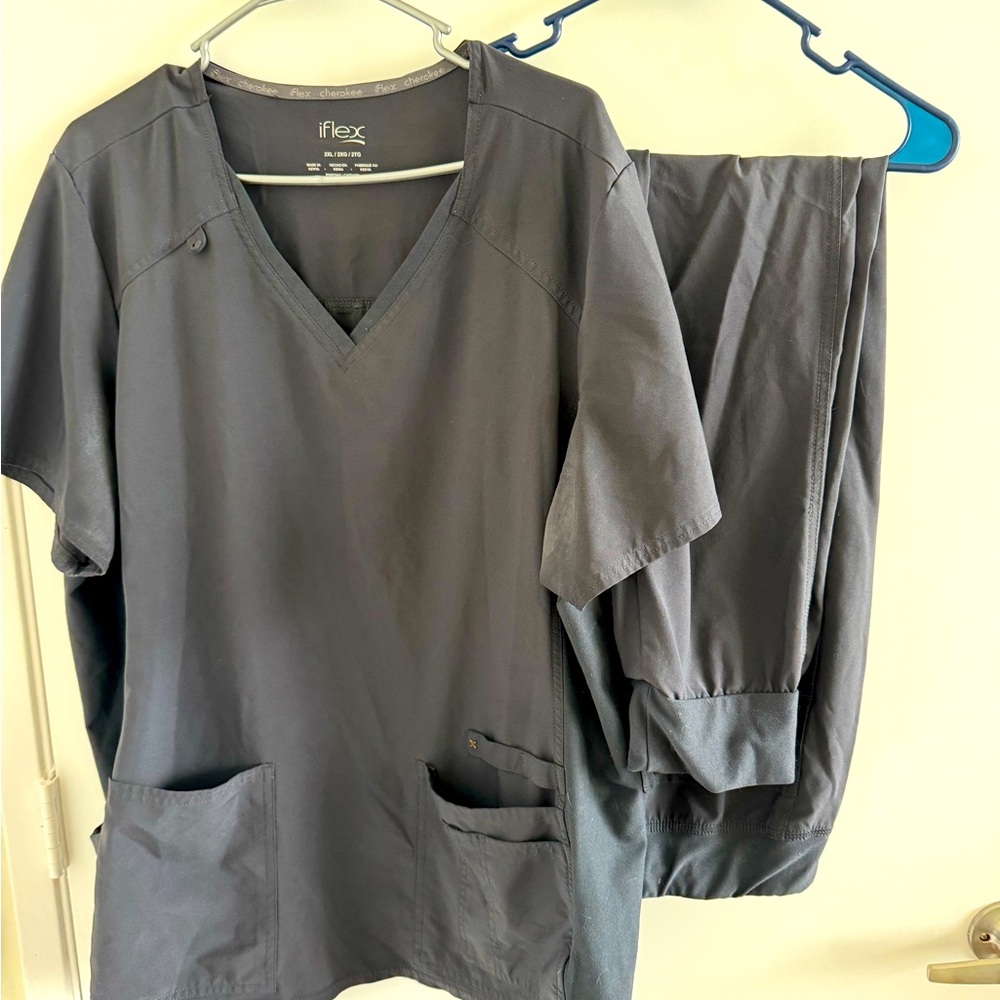 iFlex Gray Scrub Set